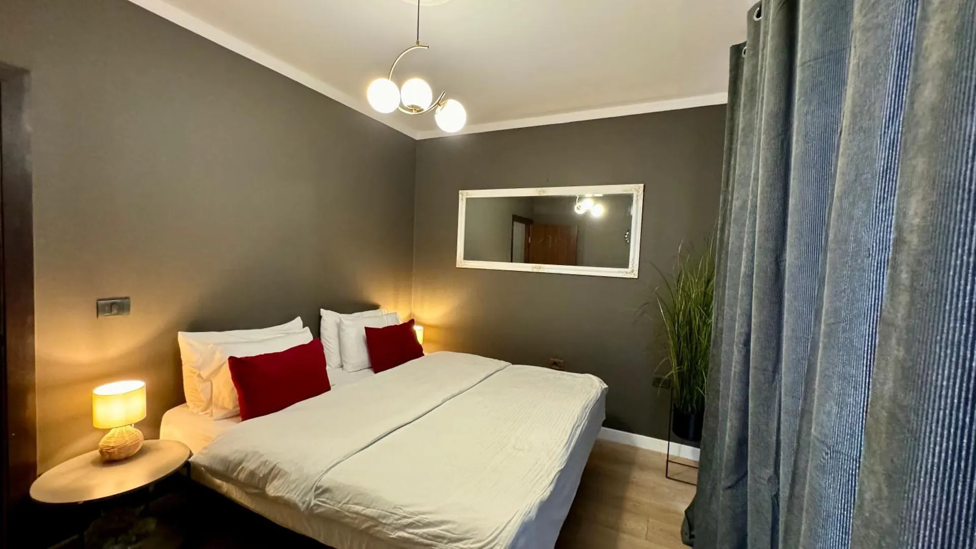 Misk Hotel & Resort Tiran 5*,  Arnavutluk